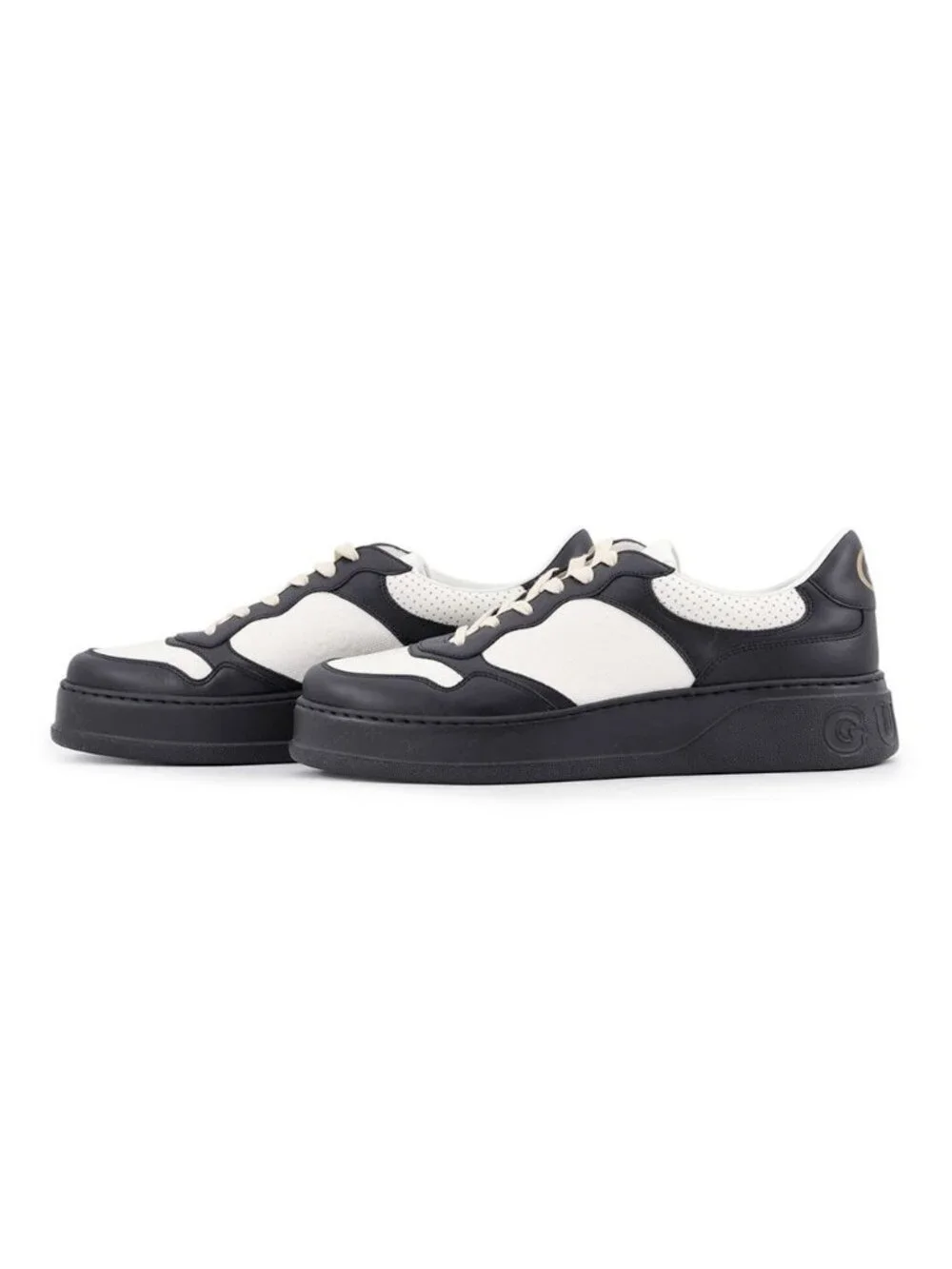 Gucci sneakers ggembossed